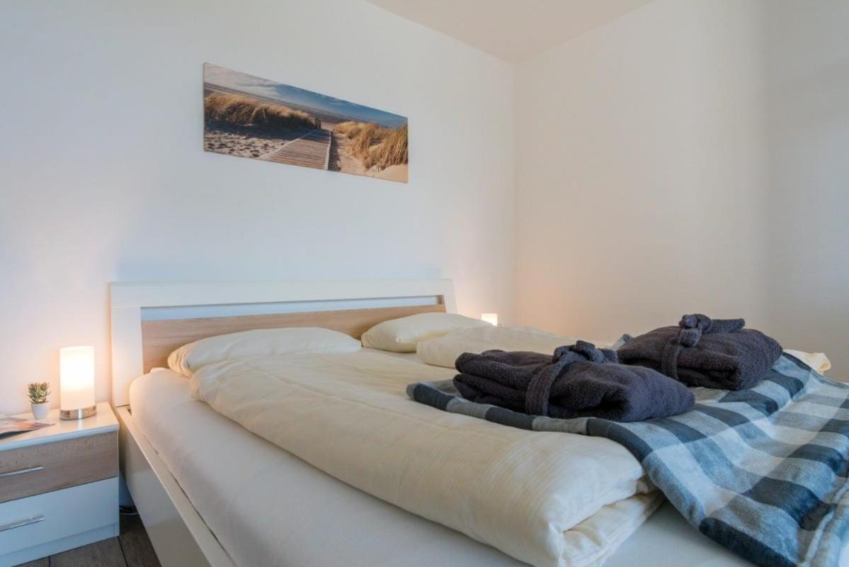 Sandkueste Mit Strandkorb & Indoor Spielplatz *